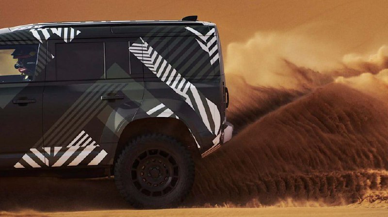Land Rover готовит серийный V8 Defender к марафону «Дакар» 4
