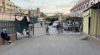 نقل طفلة خطيرة من رفح إلى مجمع ناصر الطبي