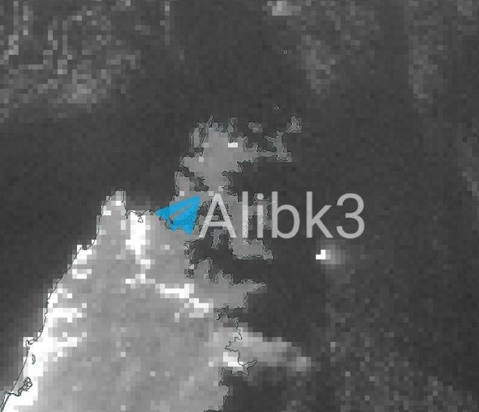 Satellite images confirm what sources told us: a fire broke out on board an illegal vessel in the Strait of Hormuz after it was targeted by the Revolutionary Guards at dawn today, and the ship did not stop, it is still moving slowly.