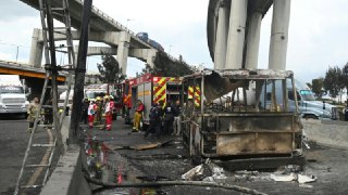 墨城天然气卡车爆炸：死亡人数上升至13人墨西哥城市政厅周六宣布，周三一辆运气卡车在墨西哥城发生爆炸，造成三人受伤，无人生还。此次惨烈事故的死亡人数已增至13人。👉 继续浏览后续：https://rfi.my/C0Wz.g