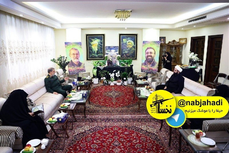 ناب جهادی | جنگ و مذاکرات: 🔻 حضور دبیر شورای عالی امنیت ملی سرلشکر محسن رضایی در منزل شهید لاریجانی📡 #ناب_جهادی @nabjahadiii🔻 حضور دبیر شورای عالی