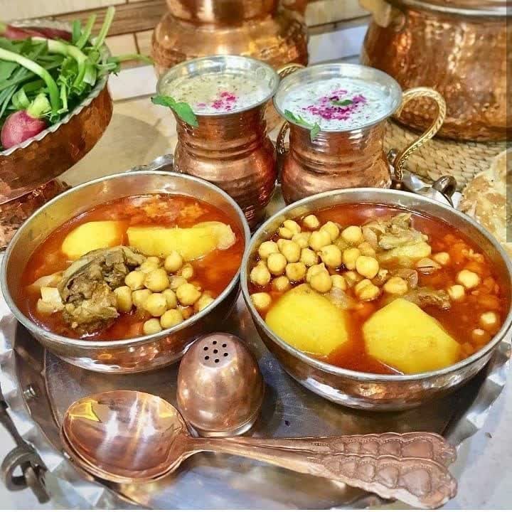 خبر سمنگان: #آبگوشت_کلم_قمری 🍜 😋▫️کلم قمری: یک عدد▫️نخود: یک پیمانه▫️سیب زمینی: ۲ عدد▫️گوشت آبگوشتی: ۵۰۰ گرم▫️پیاز: ۱ عدد▫️زردچوبه و