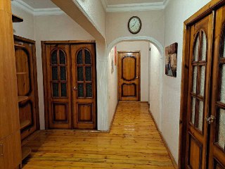 Продаётся шикарная возможность в самом центре, напротив с Mirabad Ave