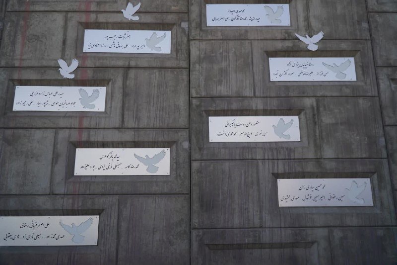 فرهنگشهر (سازمان فرهنگی شهرداری مشهد): 💢 نام‌هایی که هرگز از یاد نمی‌روند؛ روایت ۱۸۴۸ آزاده خراسانی بر دیواره پل آزادگان مشهد👤مهدی معطلی، رئیس خانه هنرمندان شه