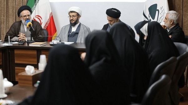 اخبار قم: عرضهٔ گفتمان عدالت و عقلانیت نبوی به دنیای در حال افول🔹معاون بین‌الملل حوزه‌های علمیه: بشریت امروز تشنه گفتمان‌های ناب ا