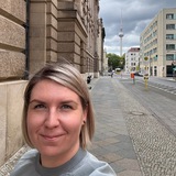 уехала насовсем (?)