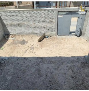 •Dom karobka 3 sotixdan, 2 ta uchastka podval 120m2,