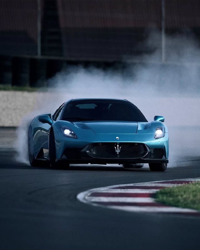 Maserati MCPura стал эволюцией модели MC20 6
