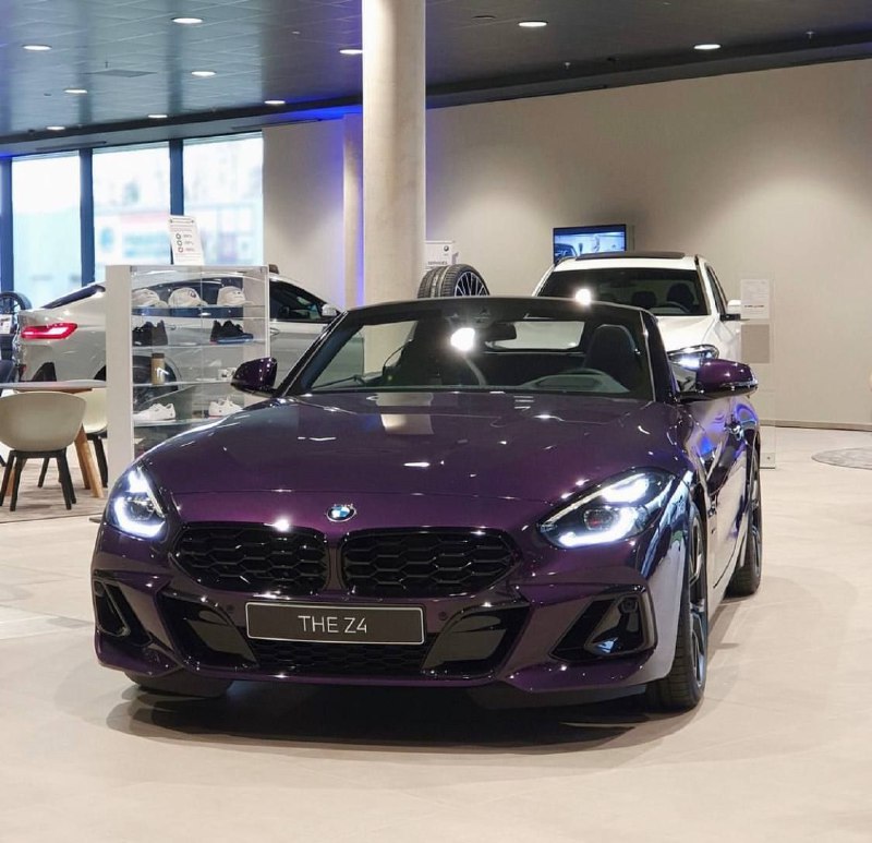 Z4 M40i в цвете Thundernight Metallic