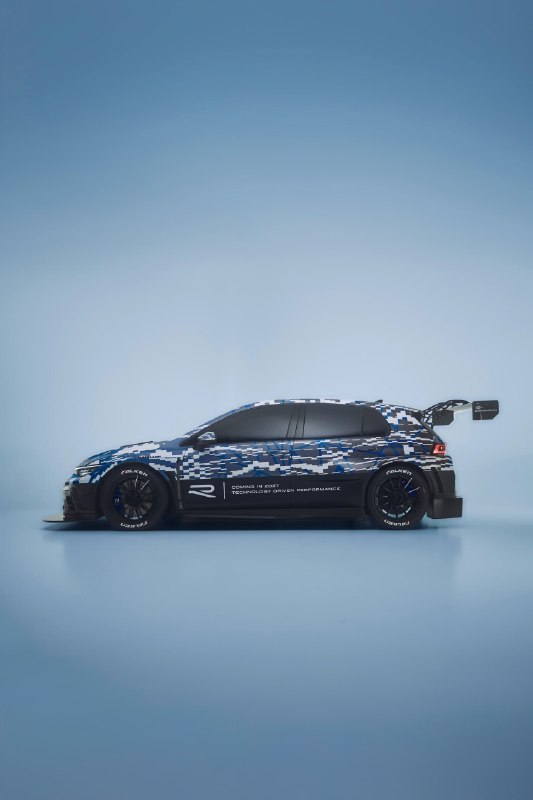 Volkswagen показал заряженный Golf R специально для участия в марафоне «24 часа Нюрбургринга». 6