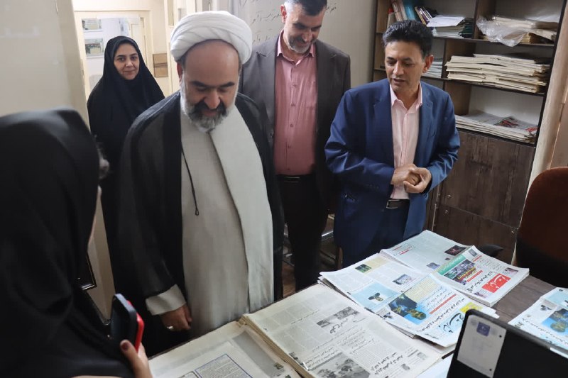 کانال خبری یزدانه: 🔷شروع مجدد جشنواره فیلم رضوی در یزد🔸عباس دانشی، مدیرکل ارشاد یزد در بازدید از «گروه رسانه‌ای بشارت نو»، از برگزاری جشنوا