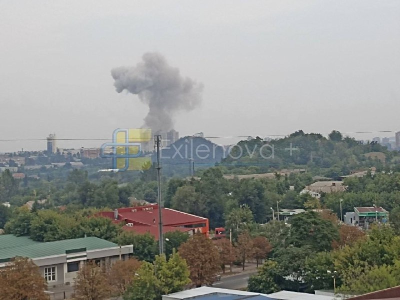 Moment of impact(s) in occupied Donetsk.