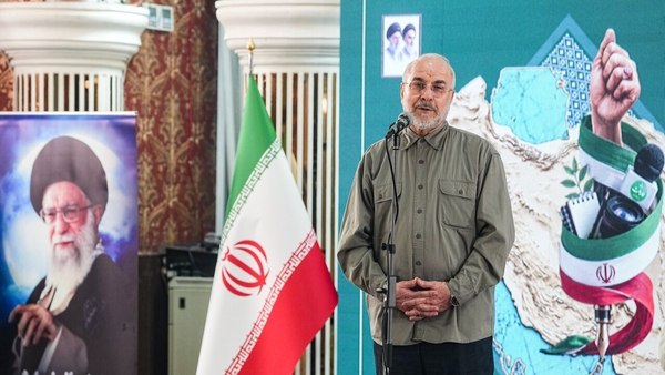 روزنامه دنیای اقتصاد: قالیباف: ما در بُعد نظامی و سیاسی جنگ پیروز شدیم🔹امروز ما در یک جنگ ناجوانمردانه هستیم که در رأس آن آمریکا و رژیم صهیون