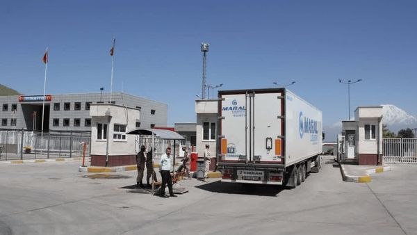 اخبار خراسان رضوی: آزاد سازی صادرات فرآورده های خام دامی از طرقبه شاندیز به ۱۰ کشور آسیایی🔹رئیس شبکه دامپزشکی طرقبه شاندیز: با آزاد سازی ص