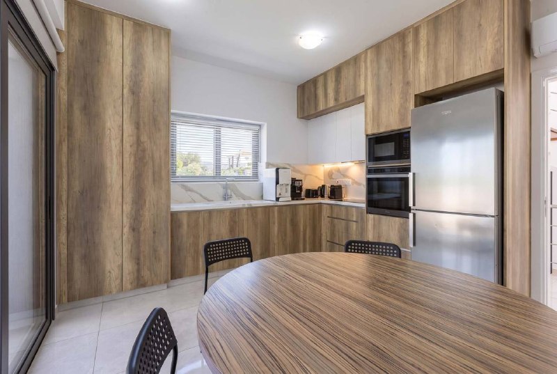 4-bed villa with sea views in Kalogiri, Germasogeia photo 5