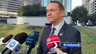 דרמת הצילום של G20 נמשכת, הפעם עם רדוסלאב "אפלבאום" סיקורסקי, סגן ראש ממשלת פולין ושר החוץ. –. האם תסרב לצל…