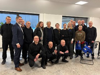 ❗️ Лукашенко помиловал 250 заключенных после переговоров с США и снятием санкций с белорусского Минфина В пресс-службе Александра Лукашенко подтвердили факт помилования 250 осужденных «из гуманизма» и «учитывая обращения от матерей, жен и близких осужденны