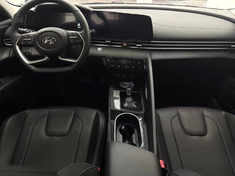 Hyundai Elantra фото 9