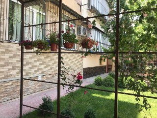 4 xonali kvartira sotiladi 86 kv.m  96 000 usd