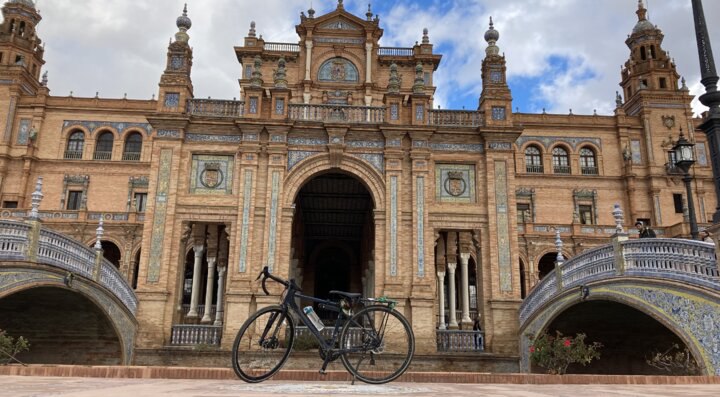 還在猶豫自己適不適合單車旅行嗎？符合這七點，就準備出發了！
