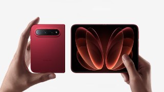 Xiaomi представила широкую раскладушку 18 FoldСмартфон имеет дисплеи с соотношением сторон ~16:11,3 и рекордно малую складку экрана толщиной 30 мкм. Работает новинка на собственном чипсете Xring O3 с высочайшей производительностью — более 5 млн баллов в An