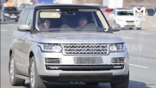 Певец Аркадий Укупник накатал штрафов на 47к рублей за год. И не оплачивал их — нарушения взыскали через суд.На его Range Rover висело 38 косяков. 25 — за превышение скорости, ещё шесть — за разметку и знаки, два — за запрещённые манёвры. В списке также не