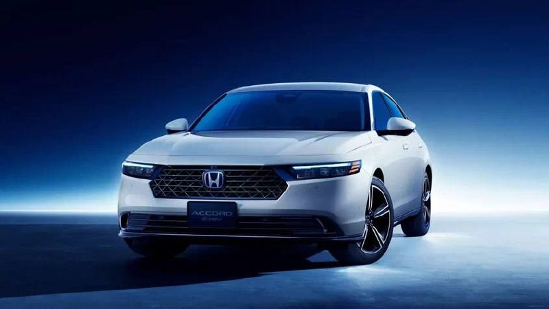 Honda представила седан Accord для рынка Японии