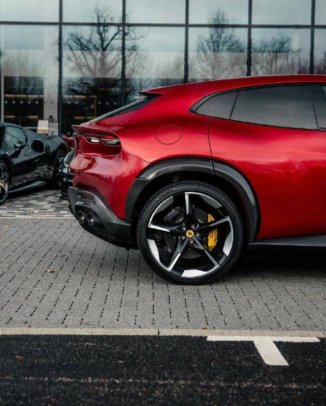 Ferrari Purosangue 6
