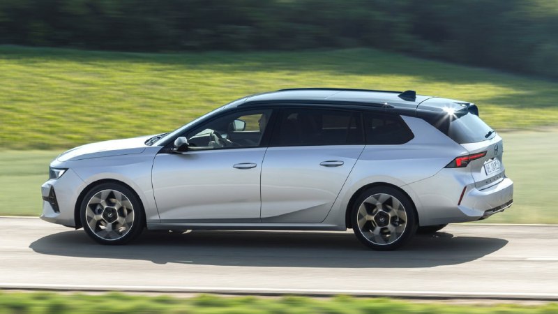 Opel обновил plug-in гибридные версии хэтчбека и универсала Astra 3