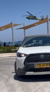 מסוק כיבוש מסיע חיילים שנפצעו כתוצאה מפיצוץ מטען חבלה בדרום לבנון ומעביר אותם לבית החולים רמב"ם בחיפה, בצפו…