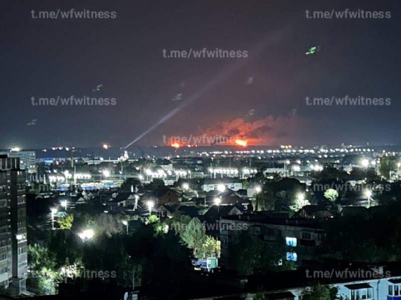Ukrainian military attacked the Syzran oil refinery earlier tonight in the Samara region of Russia.