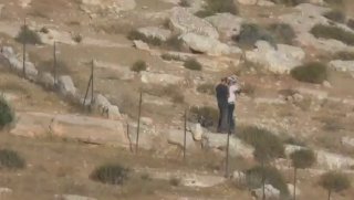 מתנחל תוקף פעיל זר בח'רבת עכווויס, מספר יטא, דרומית לחברון