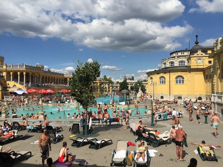 在熱得要死的布達佩斯按摩好便宜