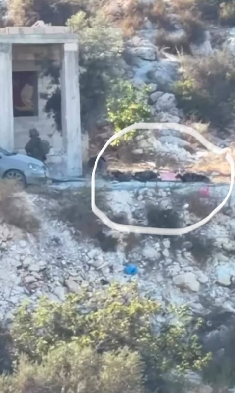 جثامين الشهداء الثلاثة الذين ارتقوا بقصف الاحتلال في جنين، واحتجز الاحتلال جثامينهم.