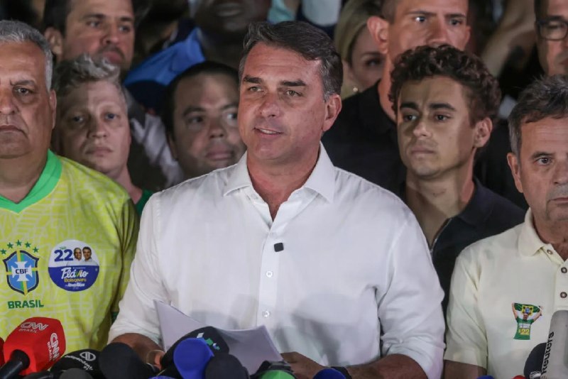 𝗙𝗹𝗮𝘃𝗶𝗼 𝗕𝗼𝗹𝘀𝗼𝗻𝗮𝗿𝗼 '𝗧𝗲𝗿𝗿𝗶𝗳𝗶𝗳'' 𝗣𝗿𝗶𝘀𝗼𝗻 𝗔𝘀 𝗛𝗲 𝗗𝗿𝗼𝗽𝘀 𝗘𝗹𝗲𝗰𝘁𝗶𝗼𝗻 𝗔𝗻…