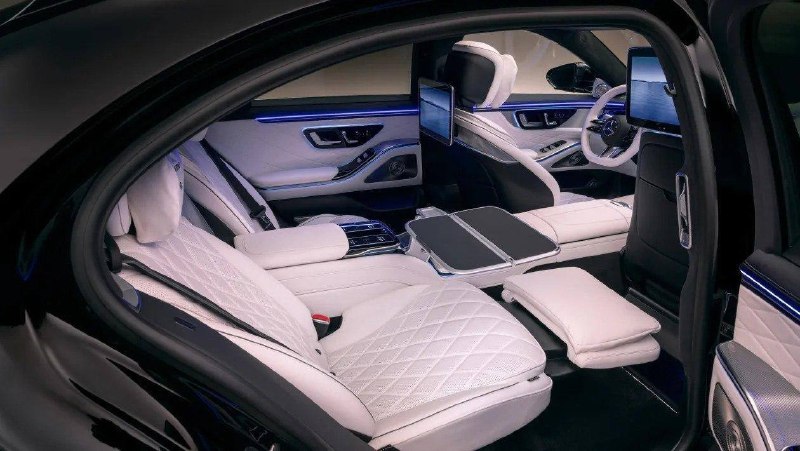 Mercedes обновил S-Class — компания показала S-Class с 2700 новыми деталями. 8