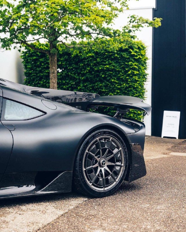 Mercedes AMG Project One 8
