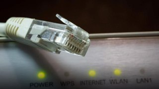РКН оштрафовал 85 операторов связи за непредоставление данных об IP-адресах абонентовОб этом пишут «Известия», ссылаясь на само ведомство. Регулятор поясняет, что данные нужны для борьбы с DDoS-атаками, но эксперты отмечают, что они позволяет определить, р