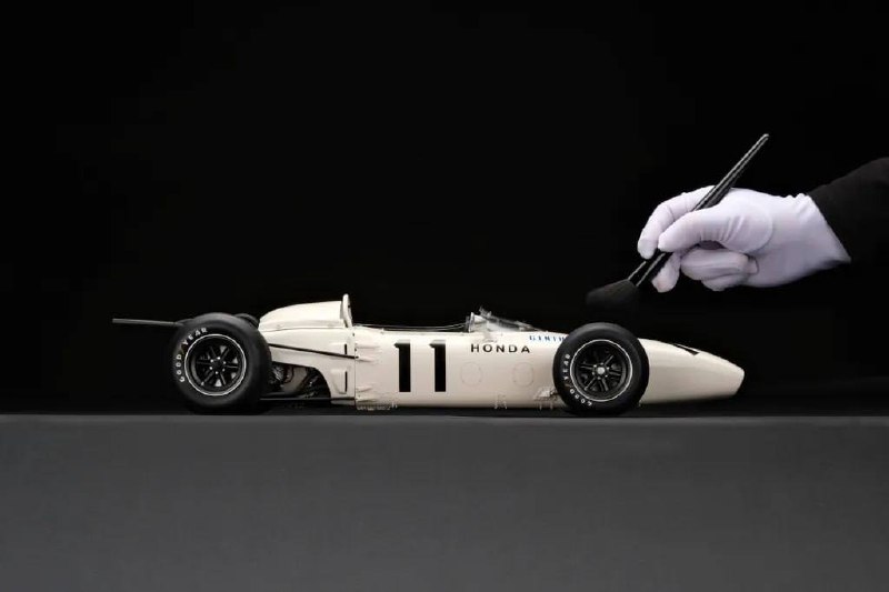 Honda совместно с Amalgam представили коллекционную миниатюру легендарного болида F1 RA272 — и ценни 7