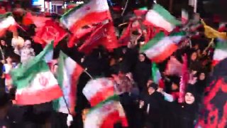 🎦 אילו היית עיתונאי, איזה אירוע מיוחד היית מספר בלילות אלו בכיכרות המרכזיות של הארץ?