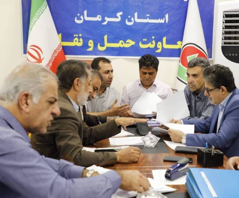 کرمان نو: 🔸معرفی ۳۰ شرکت حمل‌ونقل متخلف در کرمان به کمیسیون ماده ۱۲🔹معاون حمل‌ونقل اداره‌کل راهداری کرمان از شناسایی و معرفی ۳۰ شر