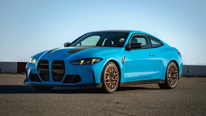Я прокатилась на M4 CS по Buttonwillow и поняла, почему народ тащит на трек совр
