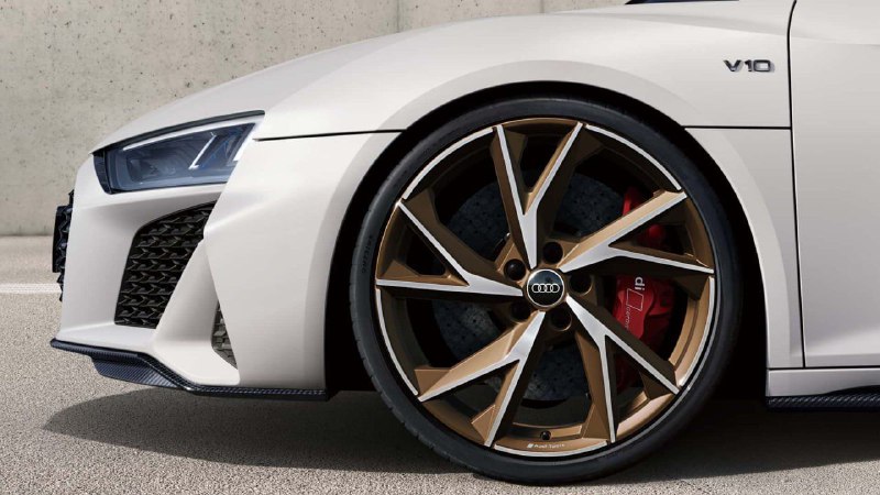 Audi представила прощальный R8 для Японии 4