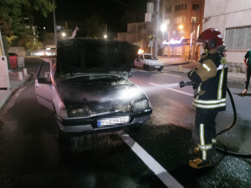 دیار آفتاب (اخبار استان مرکزی): 💢۲ حریق در اراک؛ سرعت عمل آتشنشانان مانع از گسترش حادثه شد🔸 نیروهای عملیاتی سازمان آتشنشانی اراک طی دو مأموریت جداگانه
