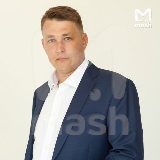Туркомпания, на лодке которой погибли туристы на Байкале, принадлежит жене бывшего главы Туркинского сельского поселения Бурятии. Недавно чиновники уволили за незадекларированные деньги на счету его супруги.Директор компании "Кристальный Байкал" — Мария Се