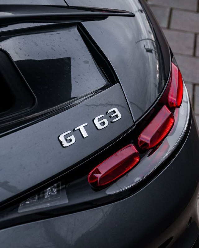 Mercedes Benz AMG GT63 Coupe 3