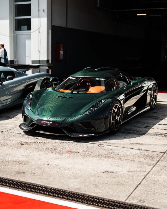 Koenigsegg Regera (1/1)