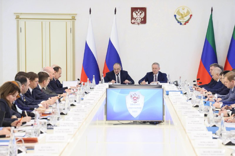 ▶️ Под руководством Игоря Сироткина и Сергея Меликова обсудили подготовку кадров в сфере противодействия идеологии терроризма в Дагестане фото