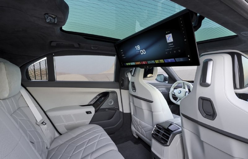BMW обновила 7 Series: больше мощности и новый интерьер 4