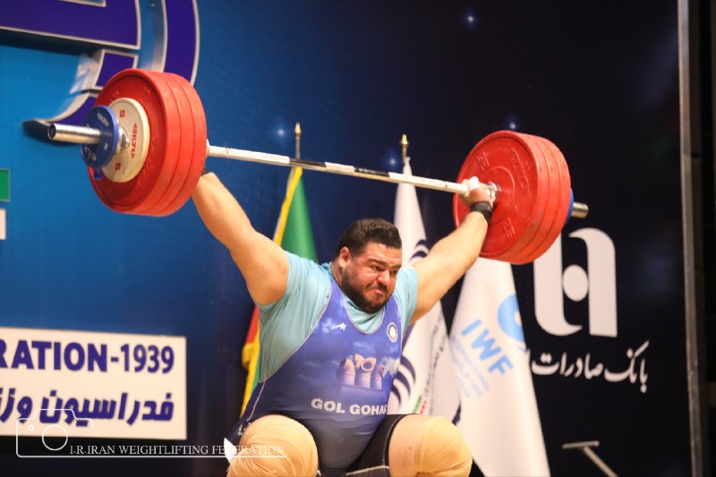 IRIWF | صفحه رسمی فدراسیون وزنه برداری جمهوری اسلامی ایران: 📸تصاویری از رقابت دسته ۱۱۰ و ۱۱۰+ کیلوگرم هفته اول مسابقات لیگ برتر بزرگسالان باشگاه‌های کشور ۱۴۰۵ (گرامیداشت شهدای ناو 